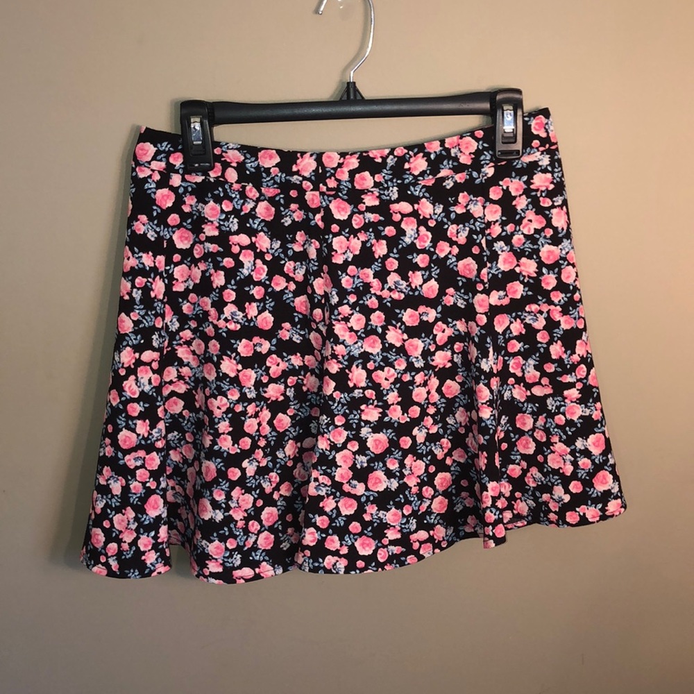 Divided Floral Mini Skirt